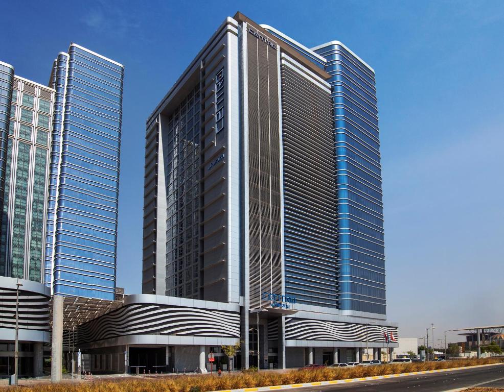 Centro Capital Centre Abu Dhabi with Yas Island Park Access